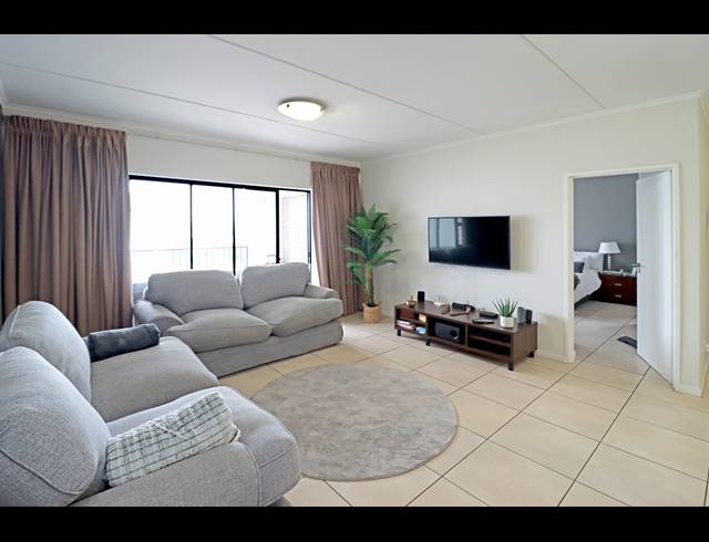 2 BEDROOM APARTMENT FOR SALE IN GREENSTONE HILL